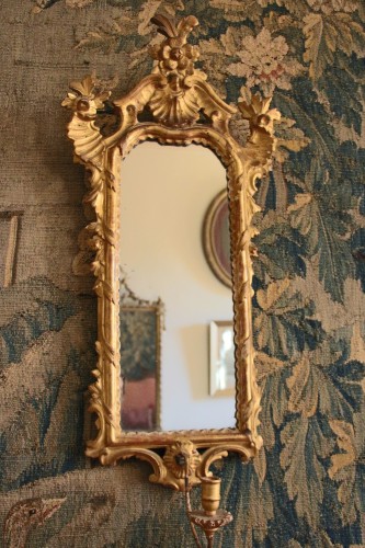 Miroirs, Trumeaux  - Miroir en bois doré, Venise, époque Régence début XVIIIe siècle