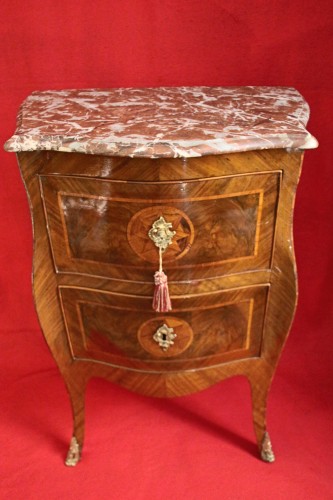 Commode d'entre-deux, époque Louis XV, Grenoble - Mobilier Style Louis XV