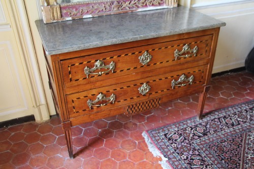 Mobilier Commode - Commode sauteuse provençale en merisier, époque Louis XVI