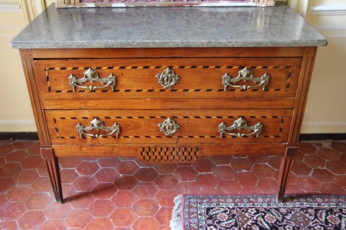 Louis XVI - Commode sauteuse provençale en merisier, époque Louis XVI