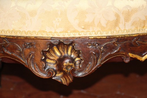 Antiquités - Paire de fauteuils à la reine, première moitié du XVIIIe siècle