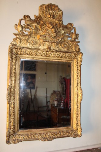 Miroir en bois doré, aux oiseaux et dauphins, vers 1720 - Didascalies