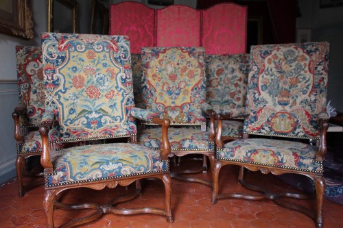 Suite de six fauteuils d'apparat, Ile de France XVIIIe - Didascalies