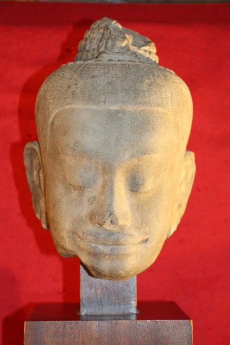 Tête de Bouddha en pierre volcanique, Art Khmer XVIe-XVIIIe siècle - Arts d