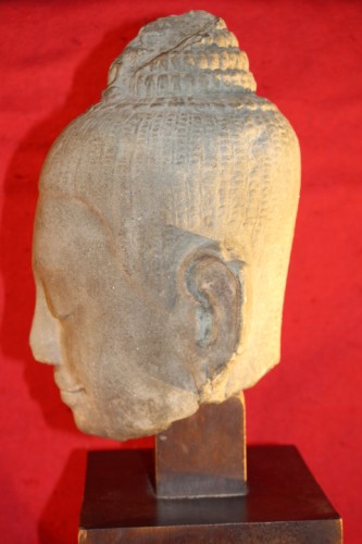  - Tête de Bouddha en pierre volcanique, Art Khmer XVIe-XVIIIe siècle