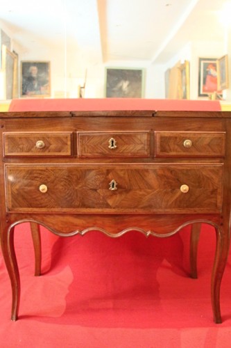 Mobilier Commode - Commode coiffeuse en bois de placage, palissandre, époque Régence XVIIIe siècle