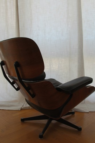 Fauteuil lounge chair et son ottoman, Charles et Ray Eames, Fabricant Herman Miller, - Années 50-60