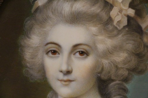 Antiquités - Portrait présumé de Madame Elisabeth, Miniature sur ivoire fin du XVIIIe siècle