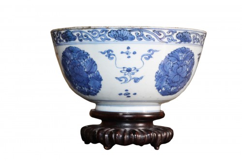Grand bol à offrande, Famille bleue, Chine, XVIIIe siècle