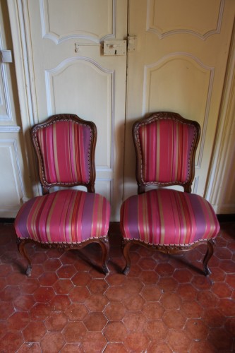 Suite de quatre chaises en noyer, estampillées Pierre NOGARET, XVIIIe siècle - Sièges Style Louis XV