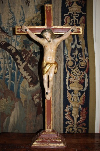 Art sacré, objets religieux  - Crucifix en bois sculpté et polychrome, Italie fin XVIIIe siècle