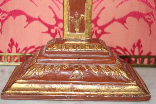 Antiquités - Crucifix en bois sculpté et polychrome, Italie fin XVIIIe siècle