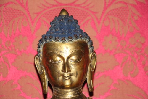 Bouddha en bronze doré, Tibet fin XIXe siècle - Didascalies