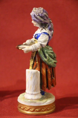 Antiquités - Ensemble de 7 personnages en porcelaine de Saxe, XIXe siècle