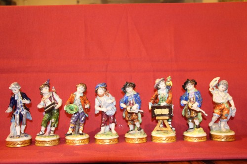 Ensemble de 8 personnages en porcelaine de Saxe, XIXe siècle - Céramiques, Porcelaines Style Napoléon III