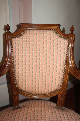 Suite de quatre fauteuils à dossier en écusson d'époque Louis XVI - Louis XVI