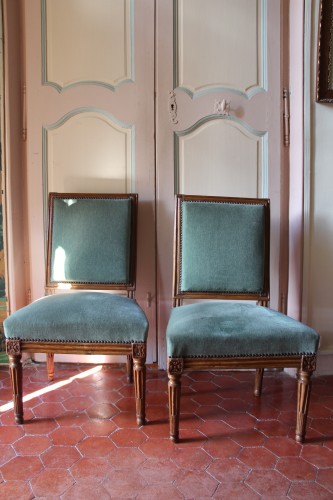 Paire de chaises "coin-de-feu", estampillée J. CHARTIER - Sièges Style Louis XVI