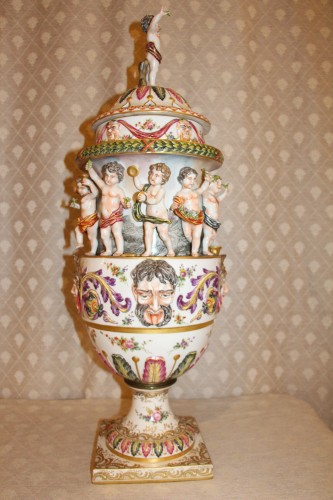 Restauration - Charles X - Perfume burner in porcelain of Capodimonte