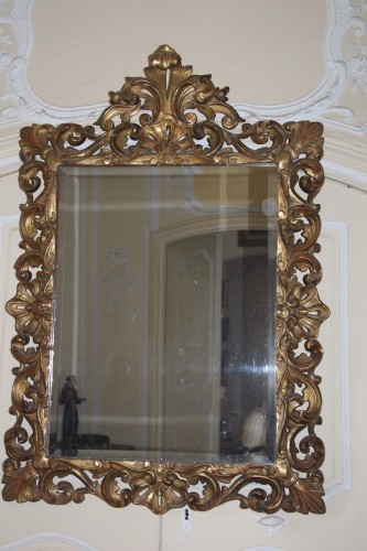 Miroirs, Trumeaux  - Important miroir en bois doré richement sculpté, Italie du nord début du XIXe