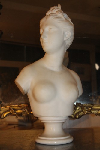 Sculpture Sculpture en Marbre - Buste en marbre de Diane Chasseresse d'après Houdon, XIXe