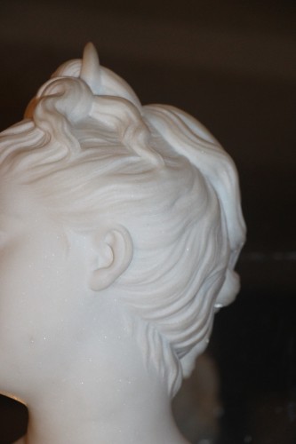 Antiquités - Buste en marbre de Diane Chasseresse d'après Houdon, XIXe