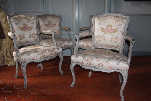 Sièges Fauteuil & Bergère - Suite de quatre cabriolets en noyer laqués, Provence, époque Louis XV