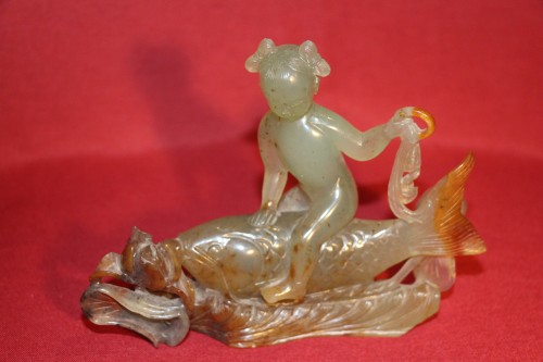 Antiquités - Enfant et poisson en jade, Chine XIXe siècle
