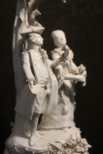 Antiquités - Brûle parfum en porcelaine blanche de Capodimonte, XVIIIe