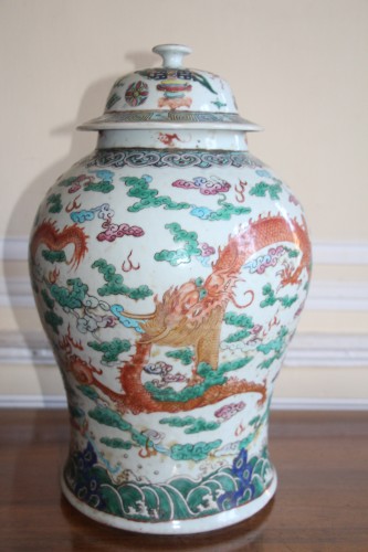 Vase aux dragons, porcelaine de chine XVIIIe - Arts d