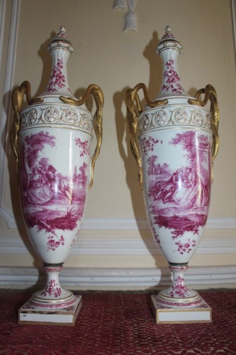 Céramiques, Porcelaines  - Paire de vases aux serpents en porcelaine de Damm, XIXe