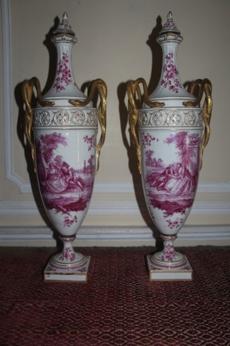 Antiquités - Paire de vases aux serpents en porcelaine de Damm, XIXe