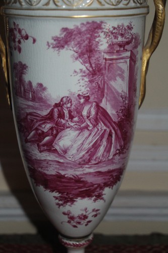 Antiquités - Paire de vases aux serpents en porcelaine de Damm, XIXe