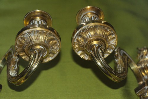 Antiquités - Paire d'appliques en bronze doré à Tête de bélier, premier quart du XIXe