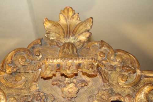 Antiquités - Miroir en bois doré à parcloses, époque Régence début du XVIIIe