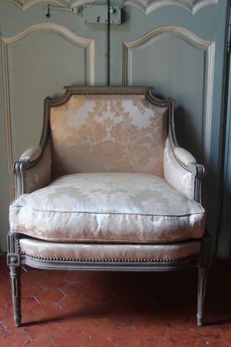 Marquise laquée gris perle, époque Louis XVI - Sièges Style Louis XVI