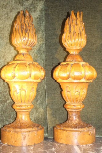 Architectural & Garden  - Pair of Louis XIV linden fire pots