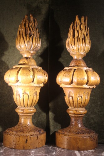 Pair of Louis XIV linden fire pots - 