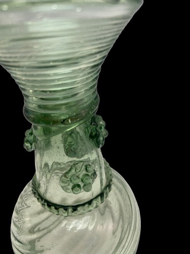 Verrerie, Cristallerie  - Un verre "Römer" - Allemagne circa 1650