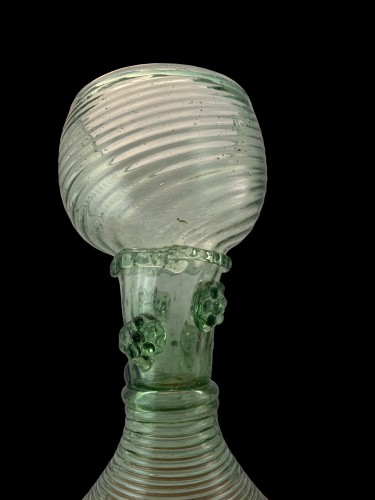Antiquités - Un verre "Römer" - Allemagne circa 1650