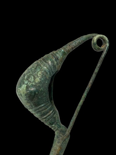 BC to 10th century - Bronze mandolin-fibula - Hallstatt period, Austria