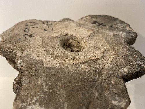 Limestone capital, carved on all sides - France - 15th Century - Middle age