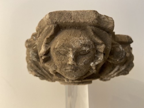 Middle age - Limestone capital, carved on all sides - France - 15th Century