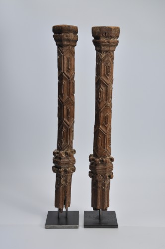 Two wooden pillars - 14th Century - France - Architectural & Garden Style Middle age