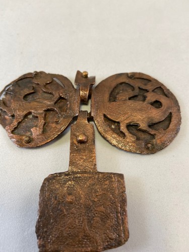 Antiquités - Un fragment d'un Collier en cuivre - 12e / 13e siècle - Limoges (?) - France