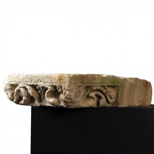 Un abaque en pierre du XIIe / XIIIe siècle, France