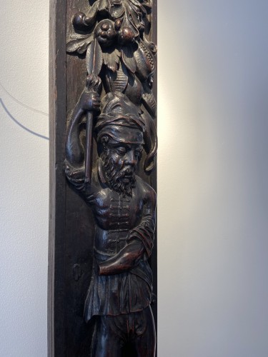 Une plaque de serrure en bois richement décorée - Renaissance XVIIe siècle - Flandre - Renaissance