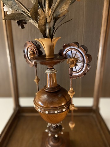 Antiquités - Vase with flowering plant circa 1900 wood carving - Leuven