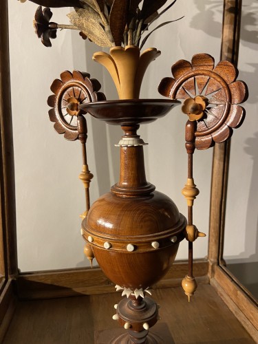 Antiquités - Vase with flowering plant circa 1900 wood carving - Leuven