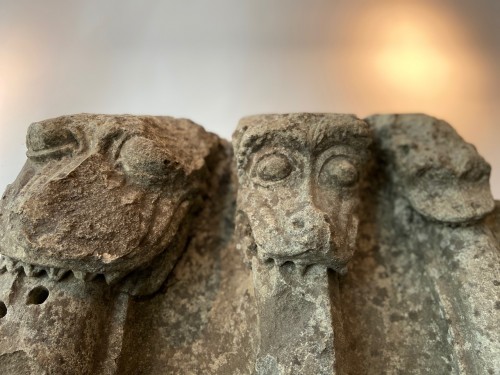 Fragment architectural - 13e siècle avec 3 bêtes mythiques - France - Région Troyes - Sculpture Style Moyen Âge
