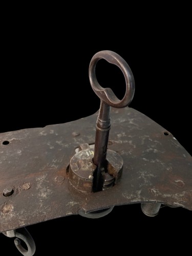 Serrure de porte en fer forgé - Fin 16e début 17e siècle - Moyen Âge